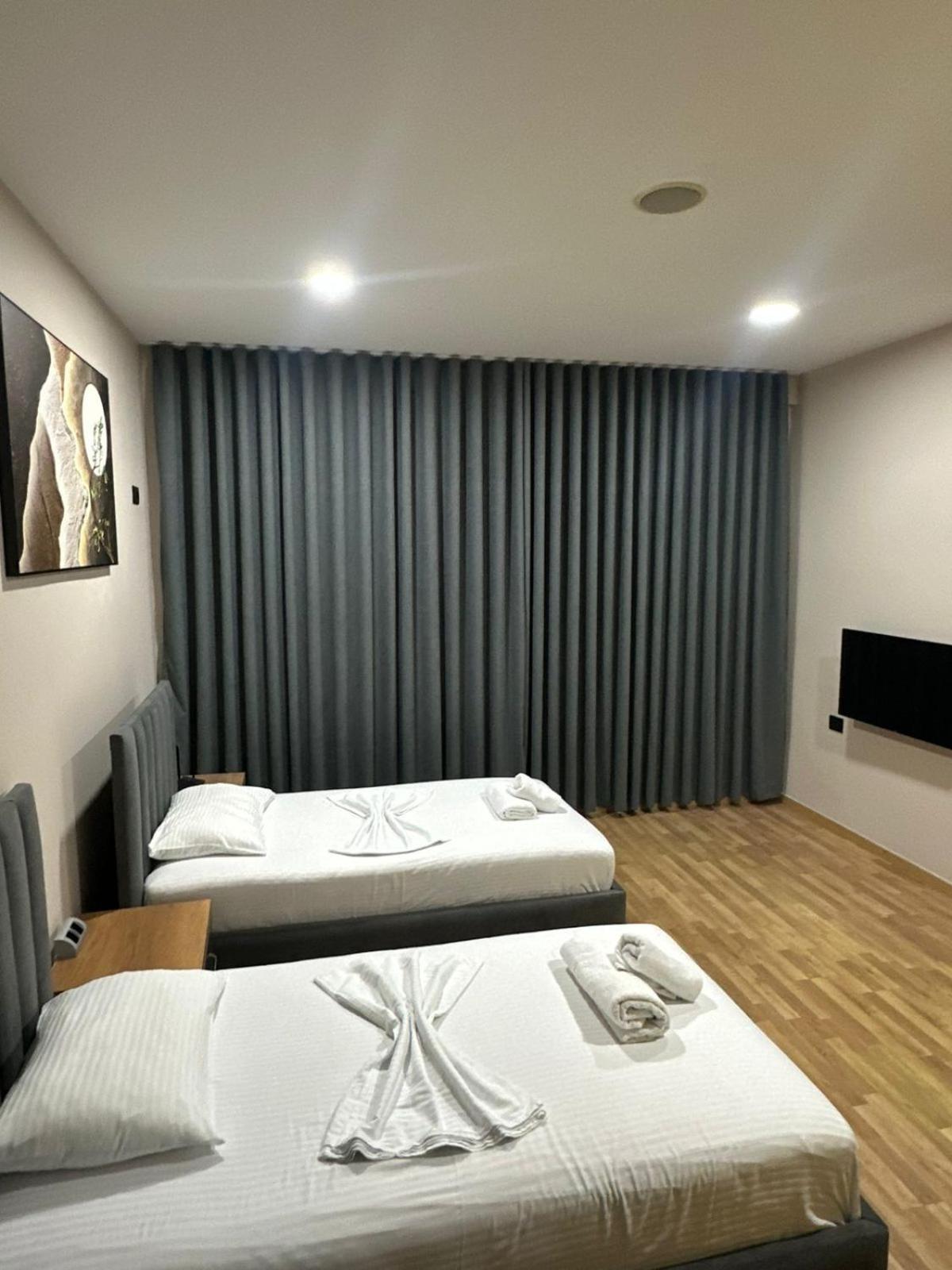 Aries Apartments Sarande Exterior photo